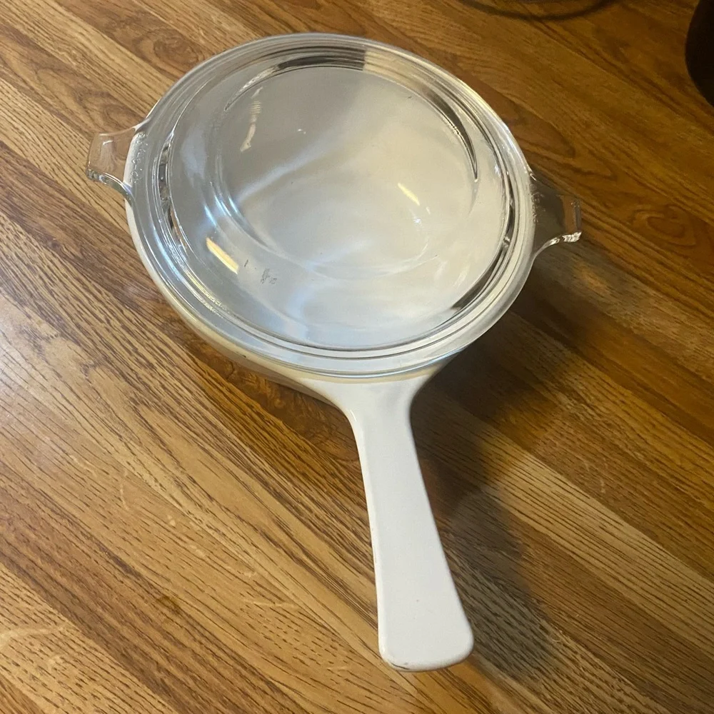 White Corning Wear blue cornflower small skillet 2 cup. Lid